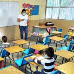 Zoé Robledo felicita a Rogelio Ramírez de la O y a Arturo Herrera