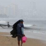 Gobernador de Aguascalientes entrega ambulancias a la Cruz Roja